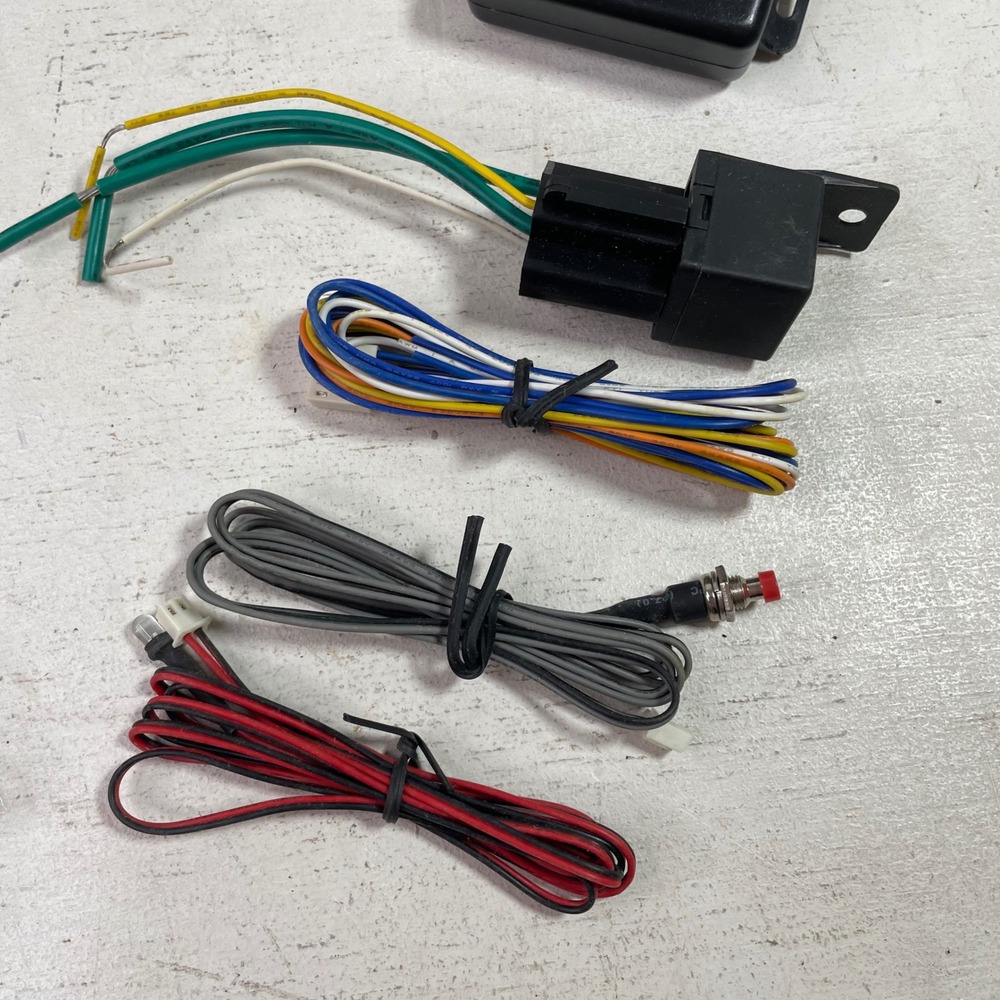 Pandaline 865 Car Alarm System 12V 15W Security Kit with 2 Remote Key Fobs New - Picture 10 of 16
